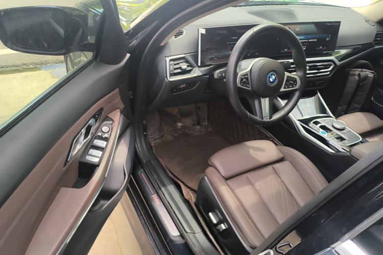 Used BMW i3 2022 eDrive 35 L Driver Seat