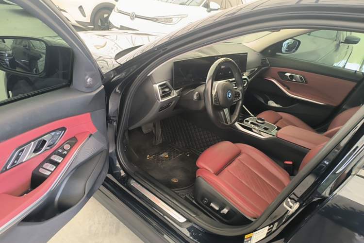 Used BMW i3 2022 eDrive 35 L Driver Seat