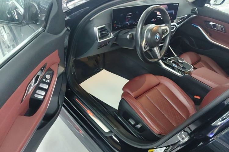 Used BMW i3 2022 eDrive 35 L Driver Seat