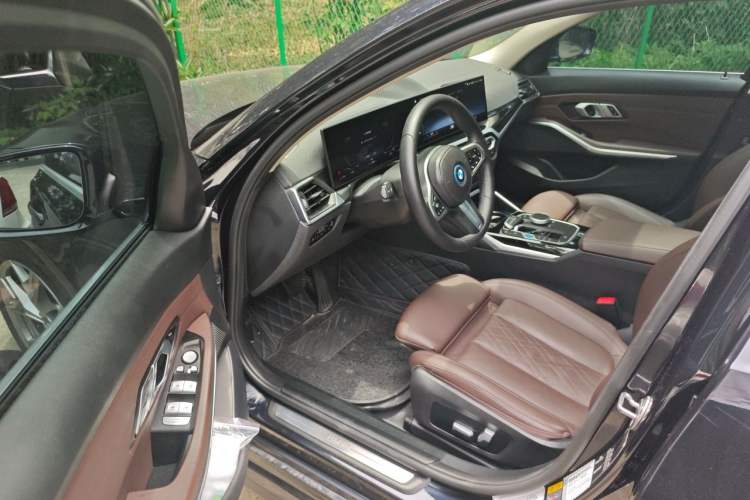 Used BMW i3 2022 eDrive 35 L Driver Seat