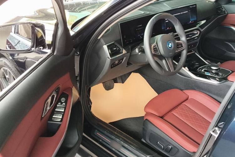 Used BMW i3 2022 eDrive 35 L Driver Seat