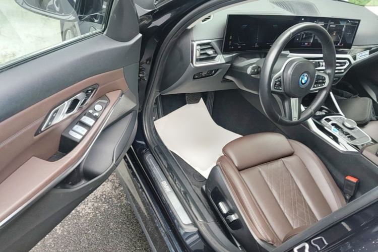 Used BMW i3 2022 eDrive 35 L Driver Seat