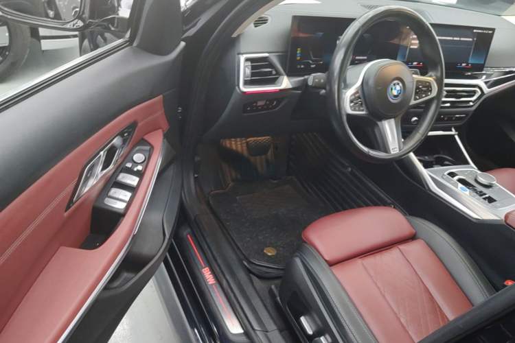Used BMW i3 2022 eDrive 35 L Driver Seat