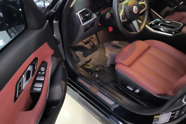 Used BMW i3 2022 eDrive 35 L Driver Seat