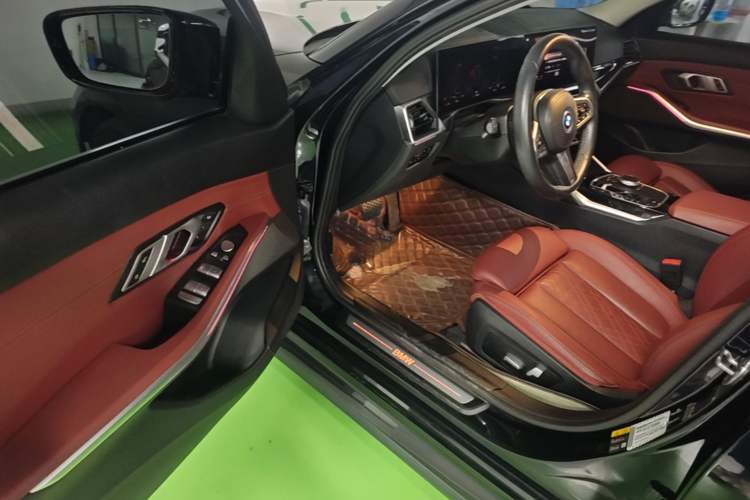 Used BMW i3 2022 eDrive 35 L Driver Seat