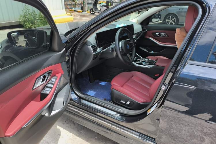Used BMW i3 2022 eDrive 35 L Driver Seat