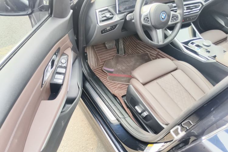 Used BMW i3 2022 eDrive 35 L Driver Seat