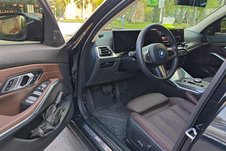 Used BMW i3 2022 eDrive 35 L Driver Seat