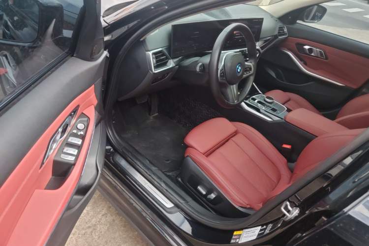Used BMW i3 2022 eDrive 35 L Driver Seat