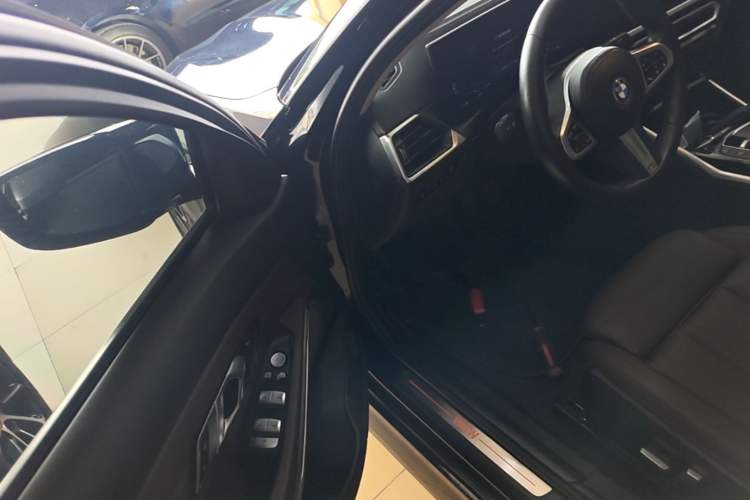 Used BMW i3 2022 eDrive 35 L Driver Seat