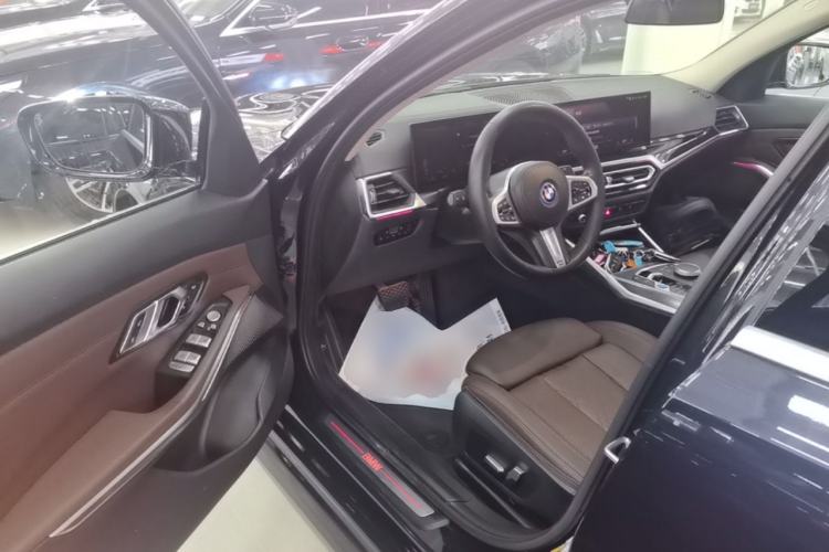 Used BMW i3 2022 eDrive 35 L Driver Seat