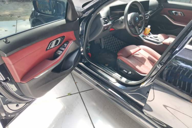 Used BMW i3 2022 eDrive 35 L Driver Seat