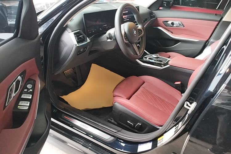 Used BMW i3 2022 eDrive 35 L Driver Seat
