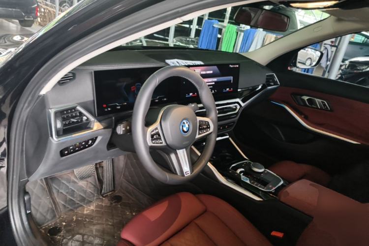 Used BMW i3 2022 eDrive 35 L Driver Seat