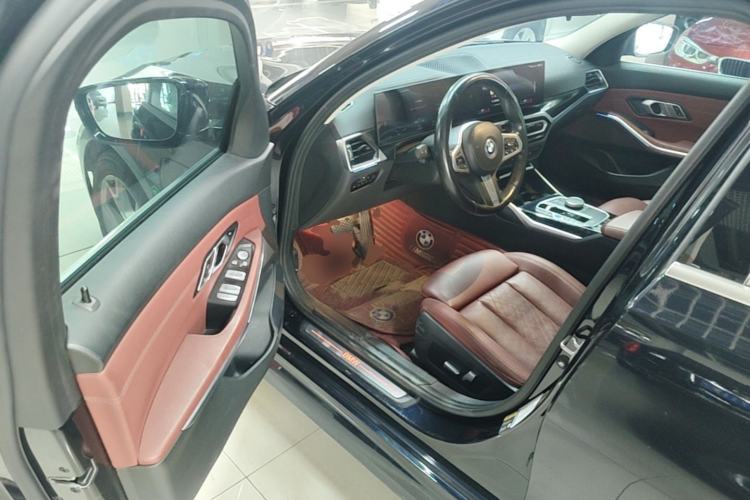 Used BMW i3 2022 eDrive 35 L Driver Seat