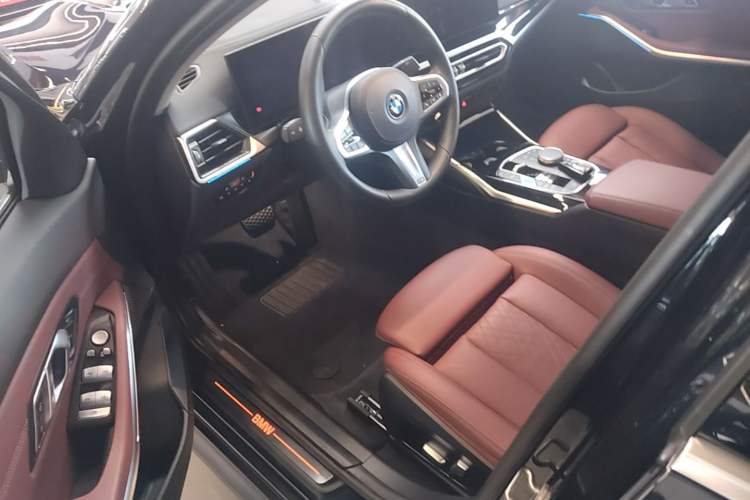 Used BMW i3 2022 eDrive 35 L Driver Seat