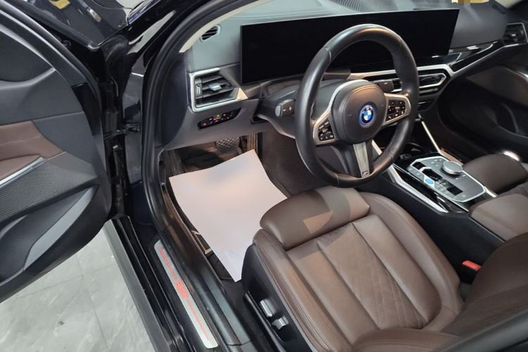 Used BMW i3 2022 eDrive 35 L Driver Seat