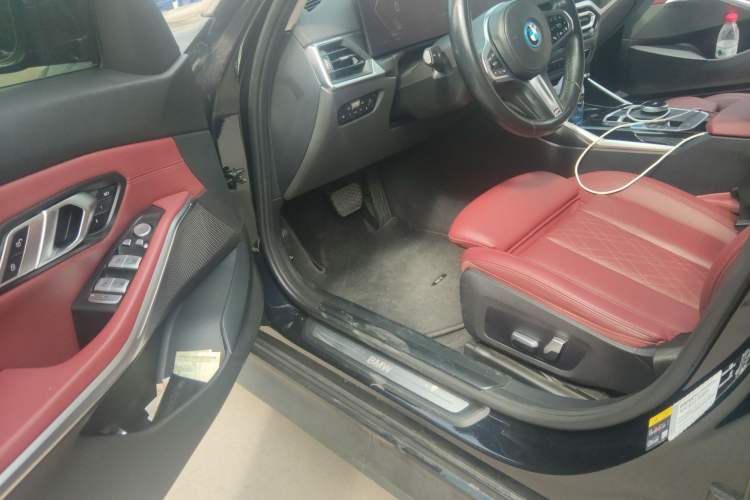 Used BMW i3 2022 eDrive 35 L Driver Seat