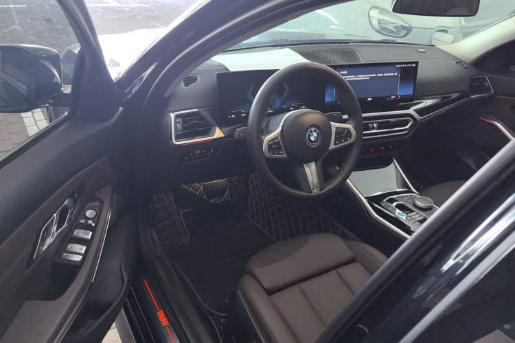 Used BMW i3 2022 eDrive 35 L Driver Seat
