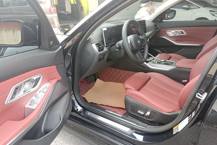 Used BMW i3 2022 eDrive 35 L Driver Seat