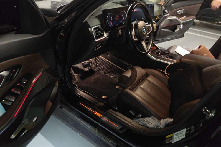 Used BMW i3 2022 eDrive 35 L Driver Seat