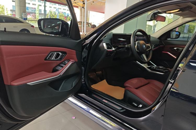 Used BMW i3 2022 eDrive 35 L Driver Seat