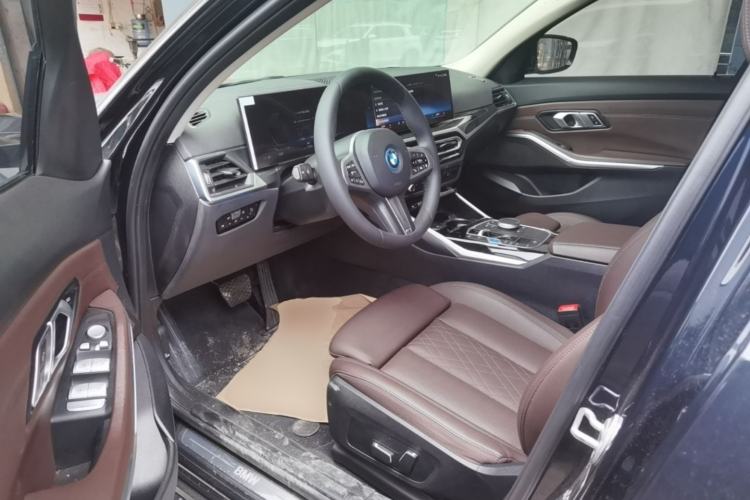 Used BMW i3 2022 eDrive 35 L Driver Seat