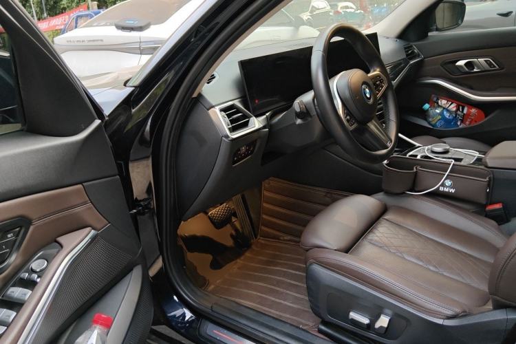 Used BMW i3 2022 eDrive 35 L Driver Seat