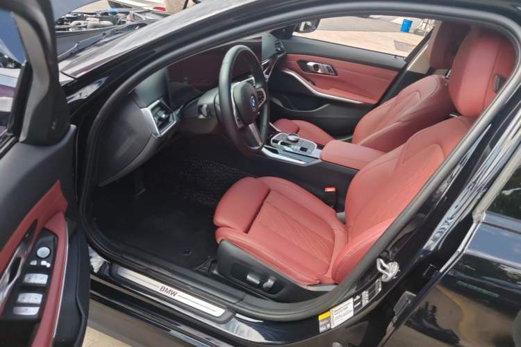 Used BMW i3 2022 eDrive 35 L Driver Seat