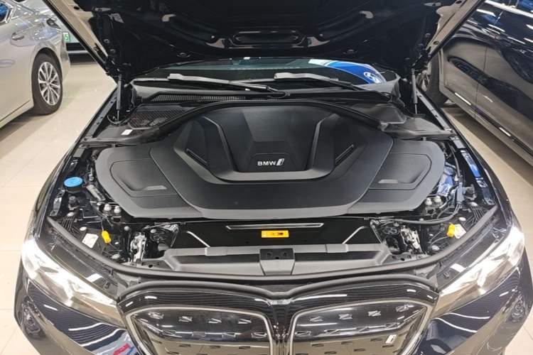 Used BMW i3 2022 eDrive 35 L Engine Bay