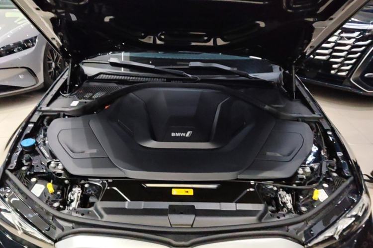Used BMW i3 2022 eDrive 35 L Engine Bay