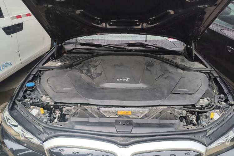 Used BMW i3 2022 eDrive 35 L Engine Bay