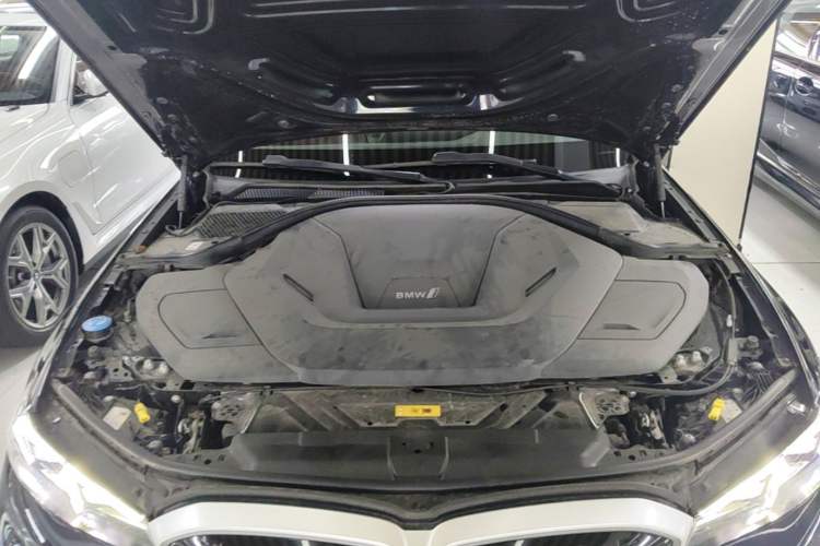 Used BMW i3 2022 eDrive 35 L Engine Bay