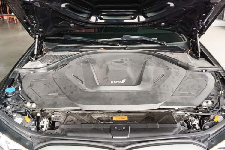 Used BMW i3 2022 eDrive 35 L Engine Bay