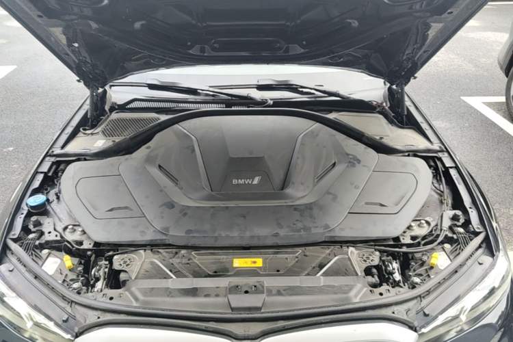 Used BMW i3 2022 eDrive 35 L Engine Bay