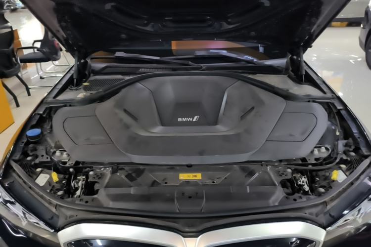 Used BMW i3 2022 eDrive 35 L Engine Bay