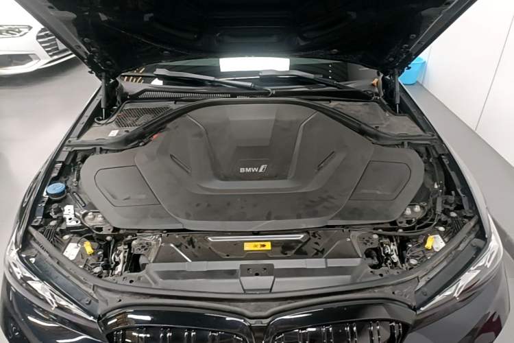 Used BMW i3 2022 eDrive 35 L Engine Bay