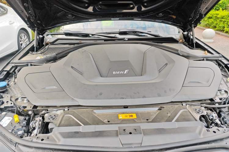 Used BMW i3 2022 eDrive 35 L Engine Bay