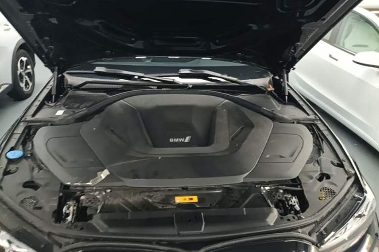 Used BMW i3 2022 eDrive 35 L Engine Bay