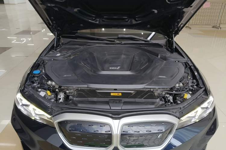 Used BMW i3 2022 eDrive 35 L Engine Bay