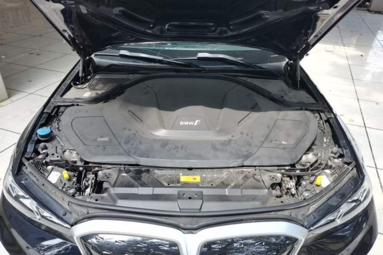 Used BMW i3 2022 eDrive 35 L Engine Bay