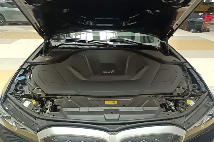 Used BMW i3 2022 eDrive 35 L Engine Bay