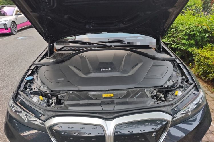 Used BMW i3 2022 eDrive 35 L Engine Bay