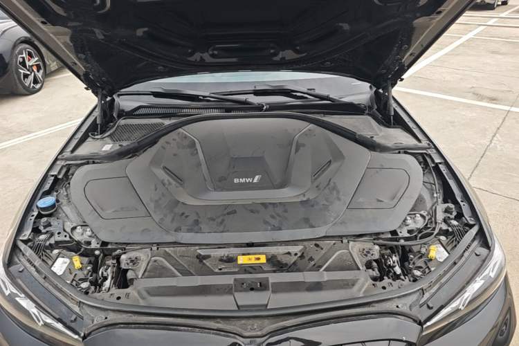 Used BMW i3 2022 eDrive 35 L Engine Bay