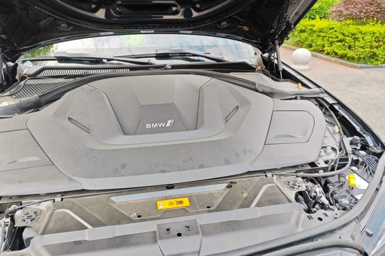 Used BMW i3 2022 eDrive 35 L Engine Bay Left