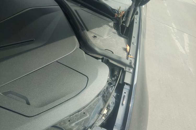 Used BMW i3 2022 eDrive 35 L Engine Bay Left