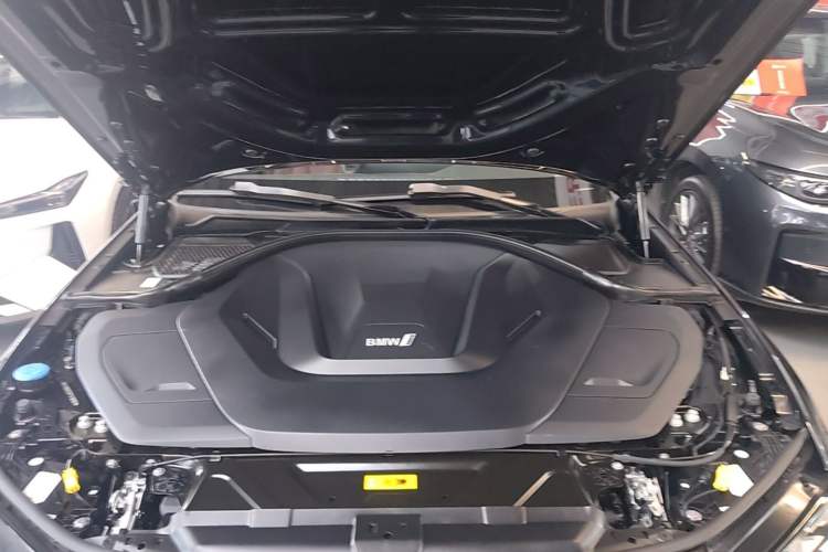 Used BMW i3 2022 eDrive 35 L Engine Bay