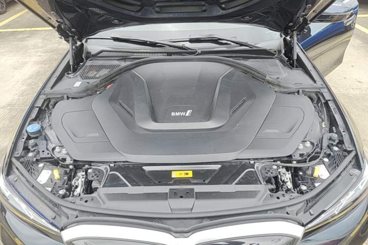 Used BMW i3 2022 eDrive 35 L Engine Bay