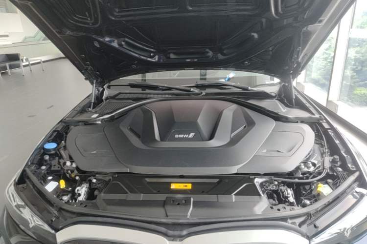 Used BMW i3 2022 eDrive 35 L Engine Bay