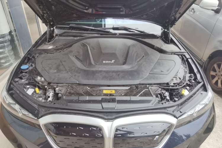 Used BMW i3 2022 eDrive 35 L Engine Bay